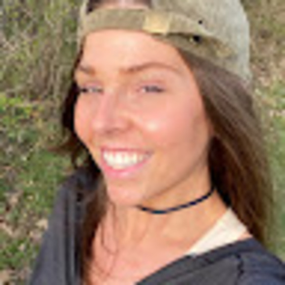 Meet your Posher, Allison - Picture 1 of 1